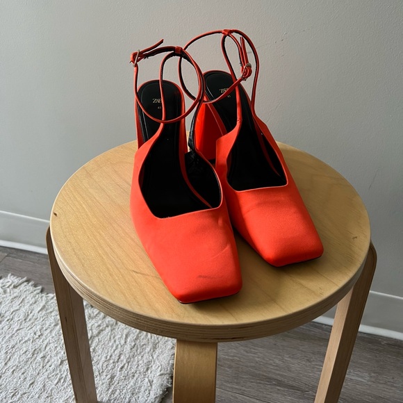 ZARA - SATIN EFFECT HEELED SLINGBACKS - Picture 3 of 6